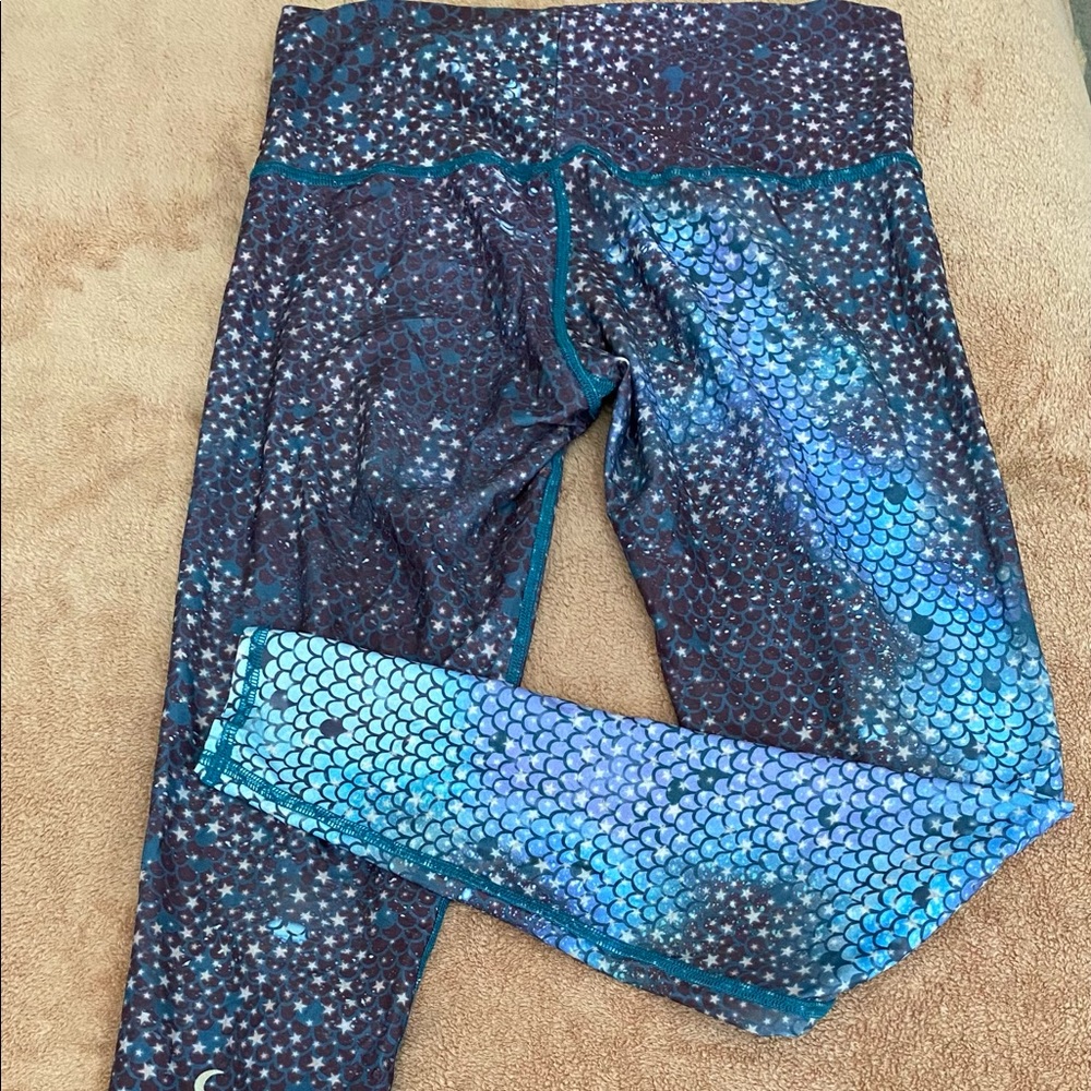 Teeki full length mermaid leggings size M.